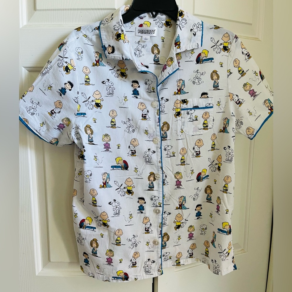 Peanuts Snoopy Pajama top size Large.